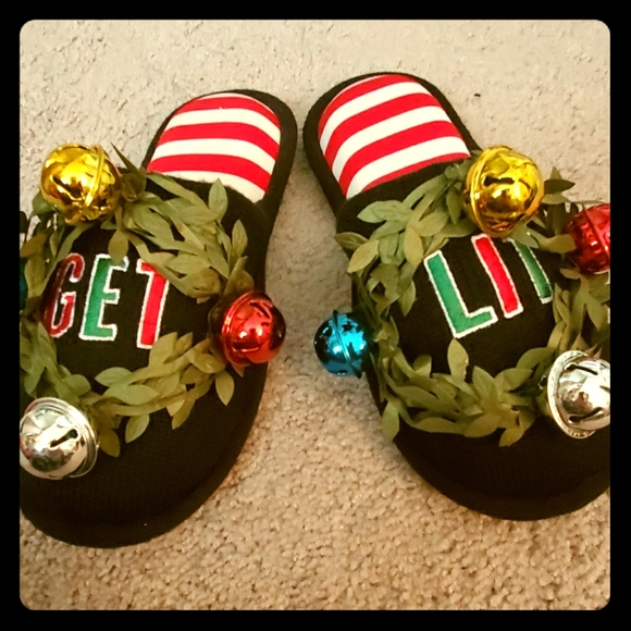 Christmas slippers - Picture 1 of 3